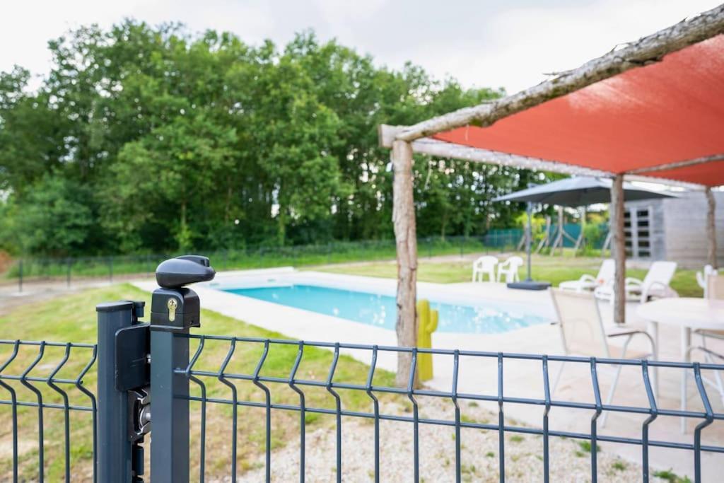 L'Evasion En Pierre Piscine Et Etang Prive Villa Sevremoine Exterior foto