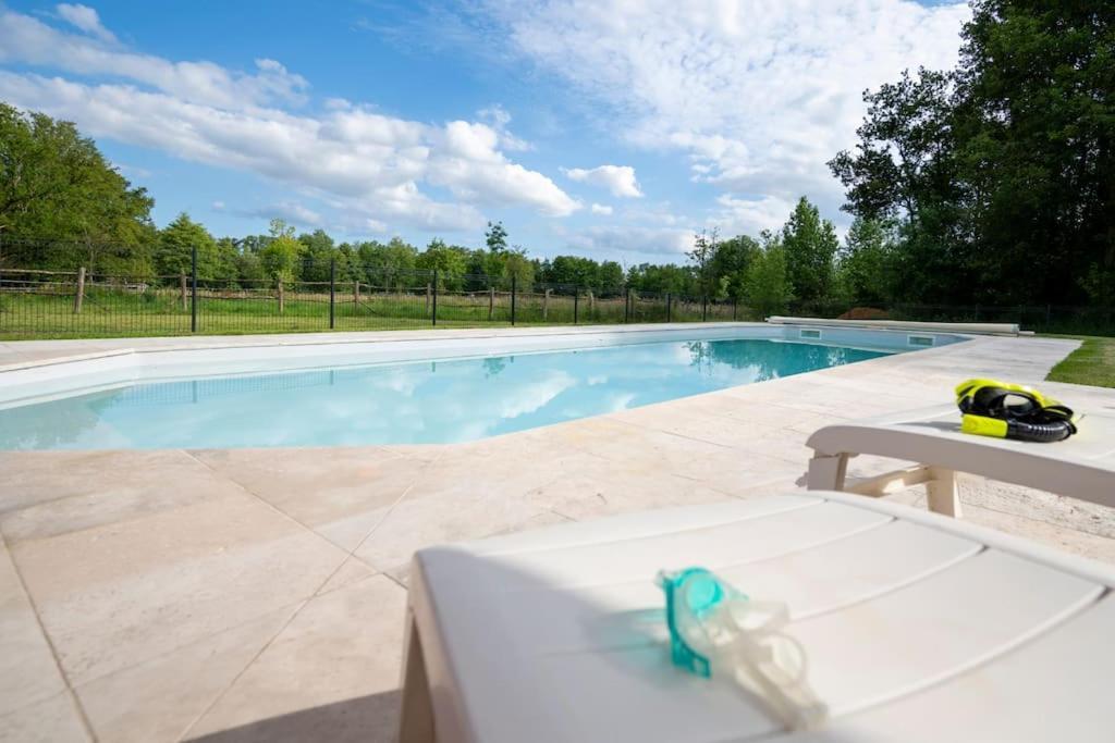 L'Evasion En Pierre Piscine Et Etang Prive Villa Sevremoine Exterior foto